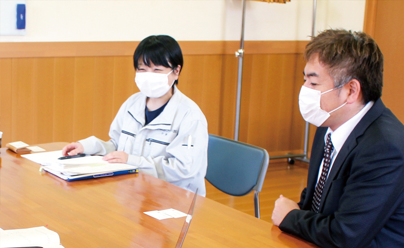 インタビューにご協力いただきました社長の三浦さん（右）と更新担当者の小館さん（左）